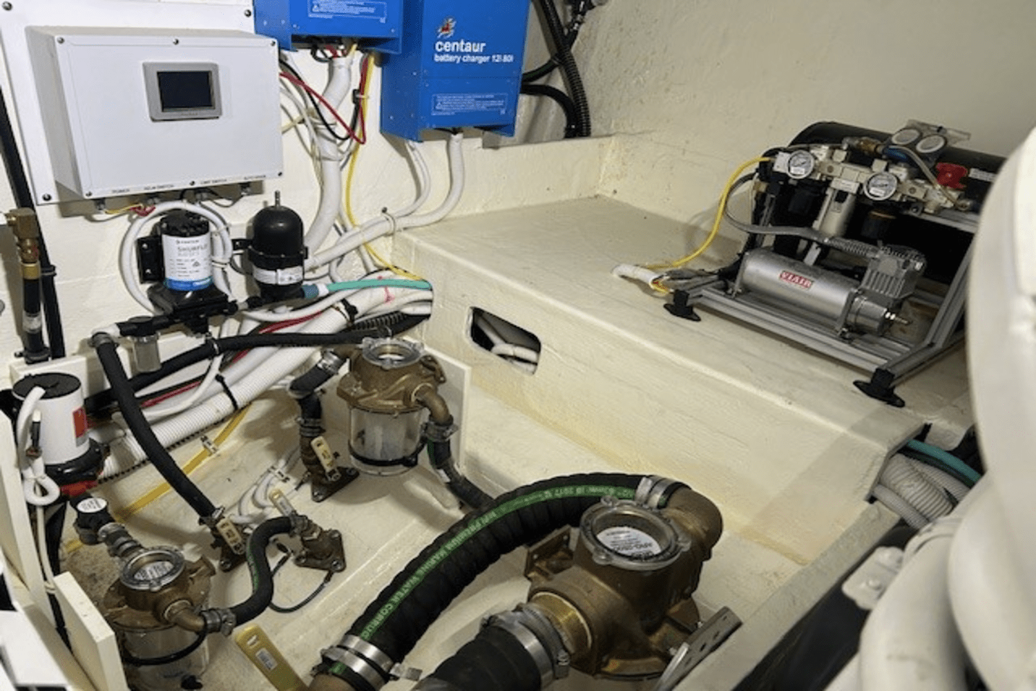 Slide: The Image of Tiara 53 COUPE 2022 - 34