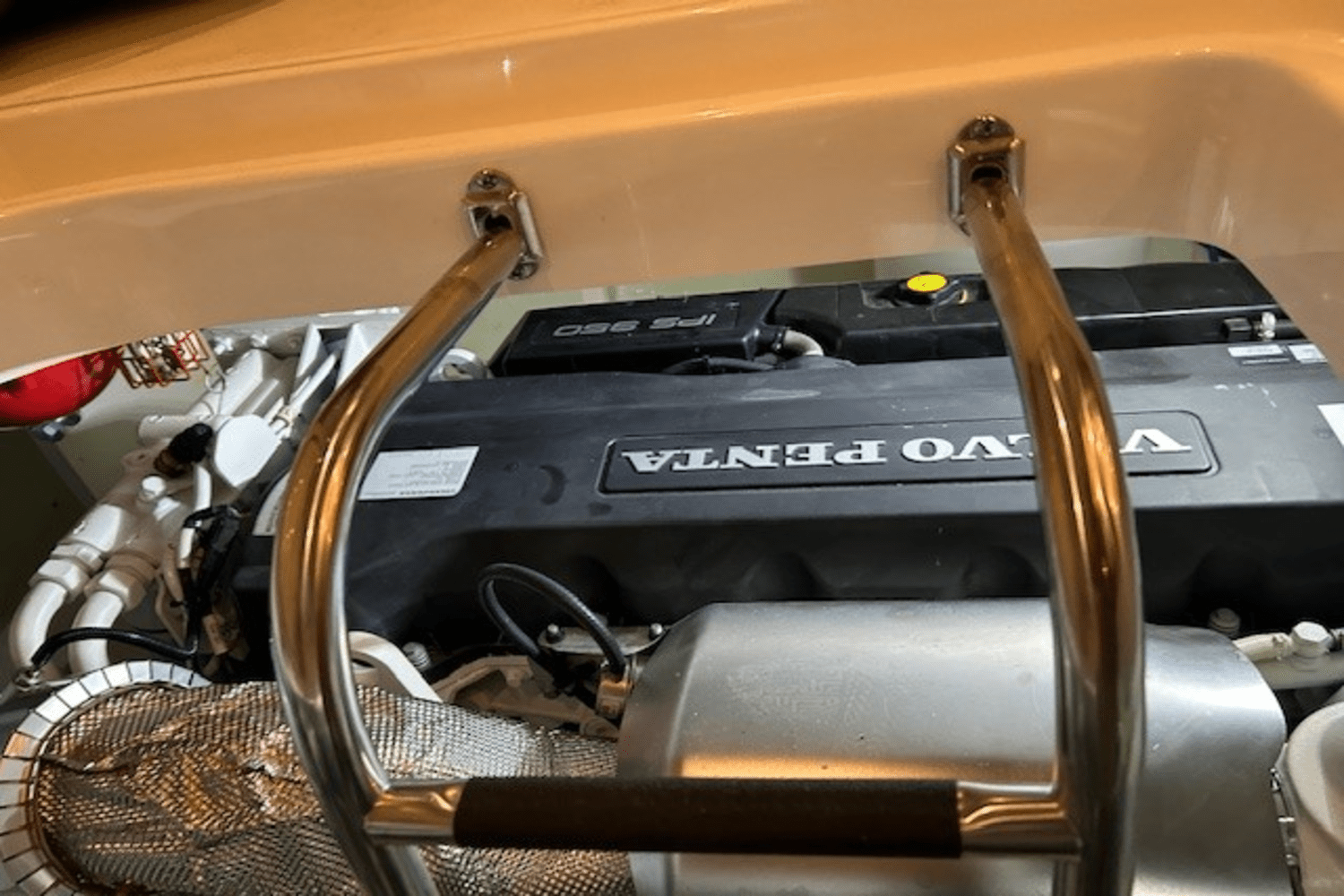 Slide: The Image of Tiara 53 COUPE 2022 - 36