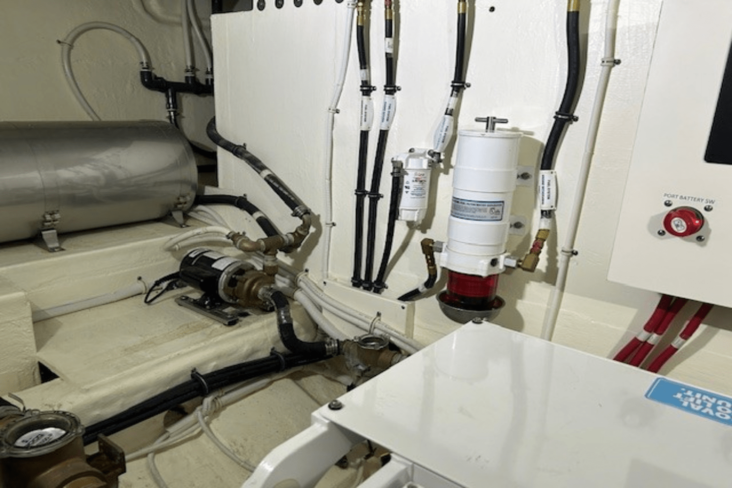 Slide: The Image of Tiara 53 COUPE 2022 - 38