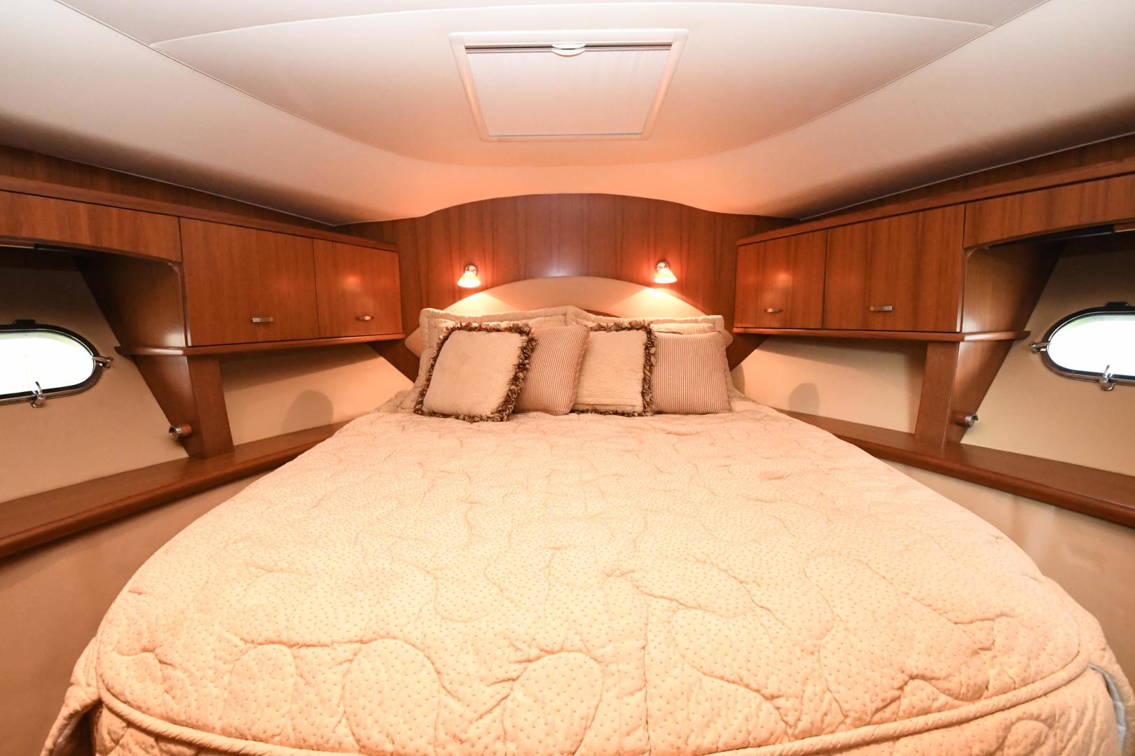 Slide: The Image of 2008 58 Tiara Yachts Sovran - Dreamscape - VIP Stateroom - 3490993