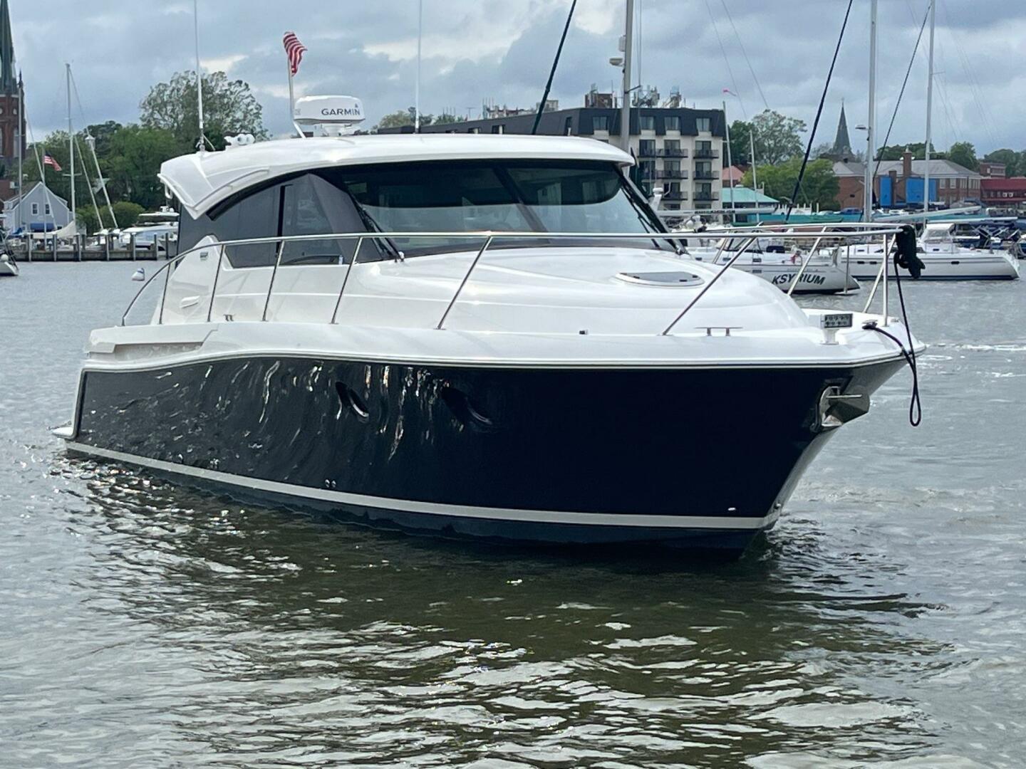 Slide: The Image of Tiara C39 Coupe 2021 - 5281410