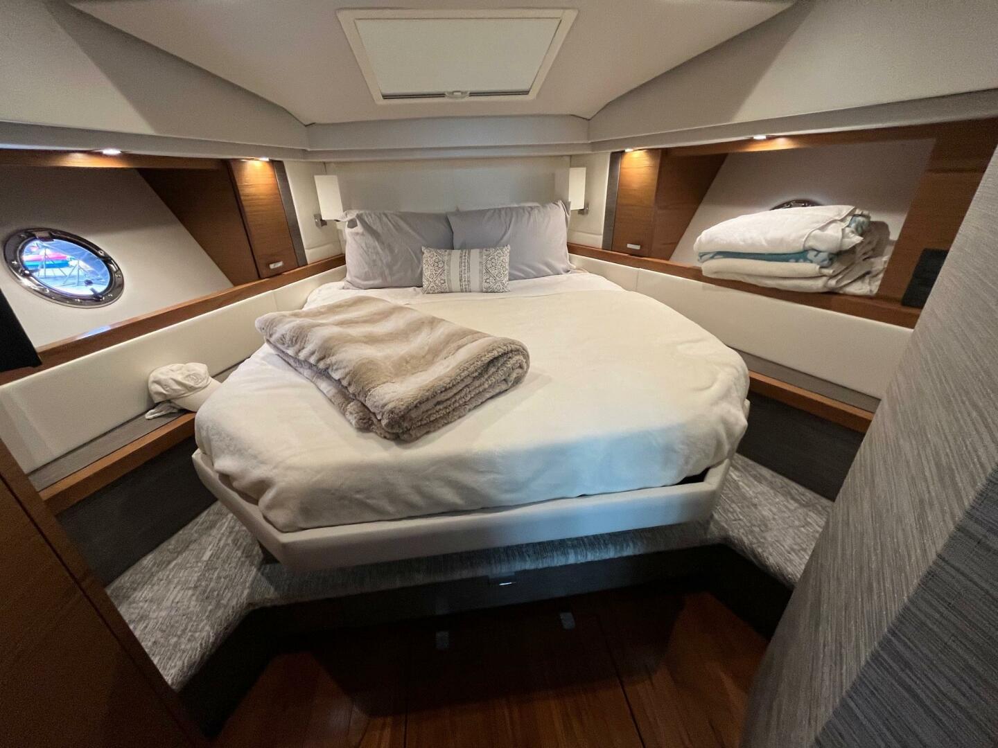 Slide: The Image of Tiara C39 Coupe 2021 - 5251154