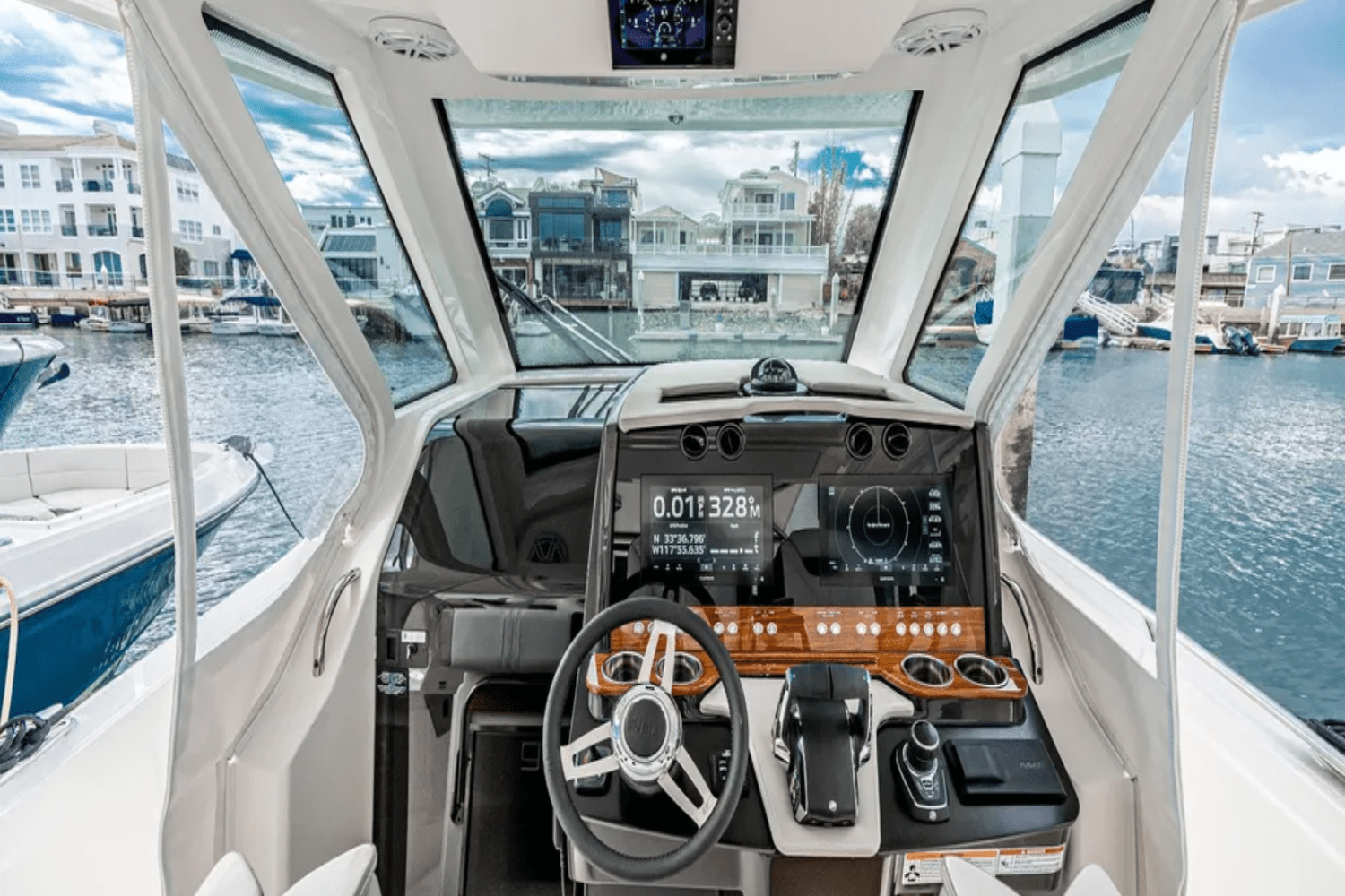 Slide: The Image of Tiara Yachts 34 LS 2024 - 13