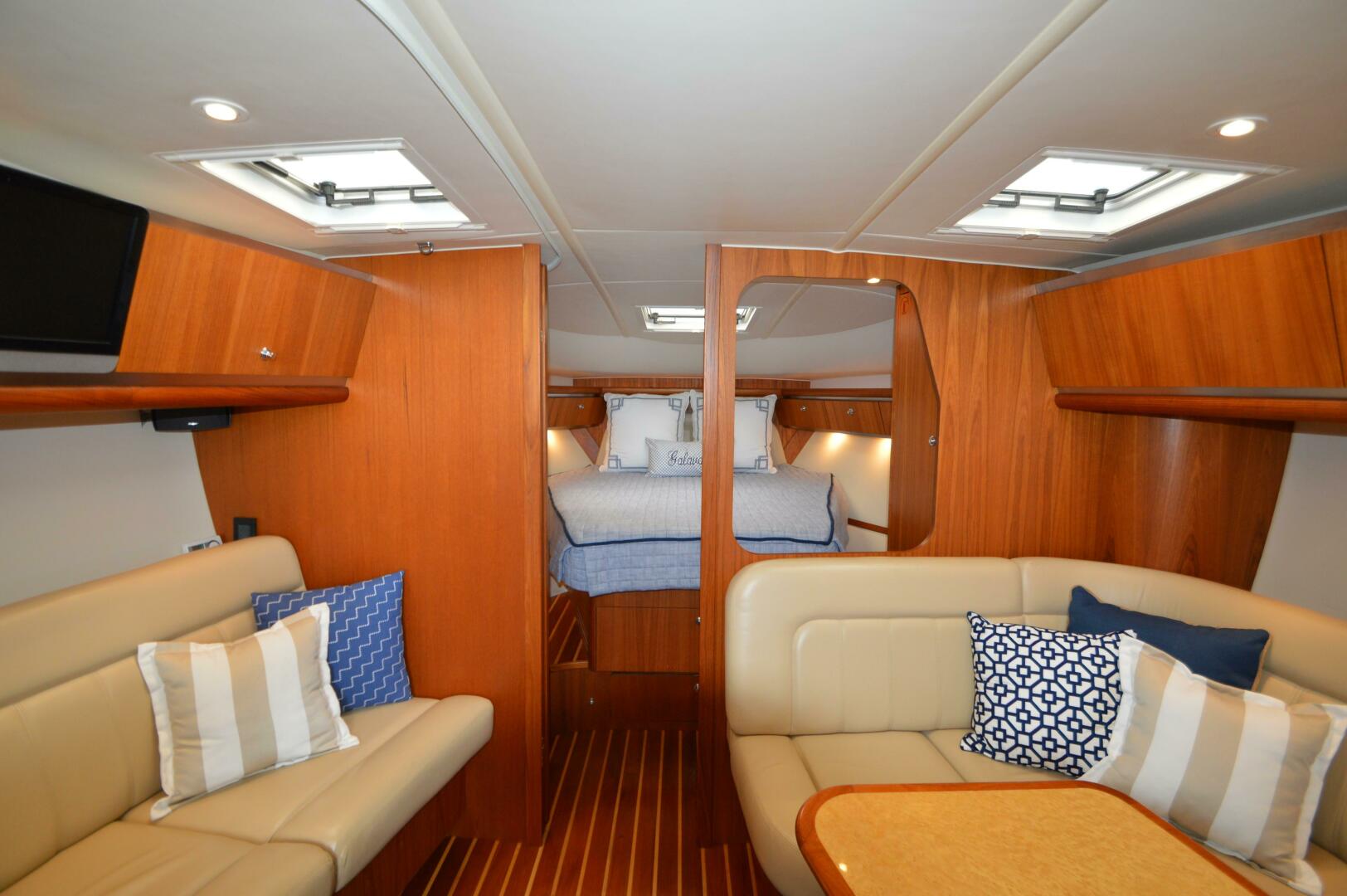 Slide: The Image of Tiara Yachts 3600 Sovran 2005 - 4430500