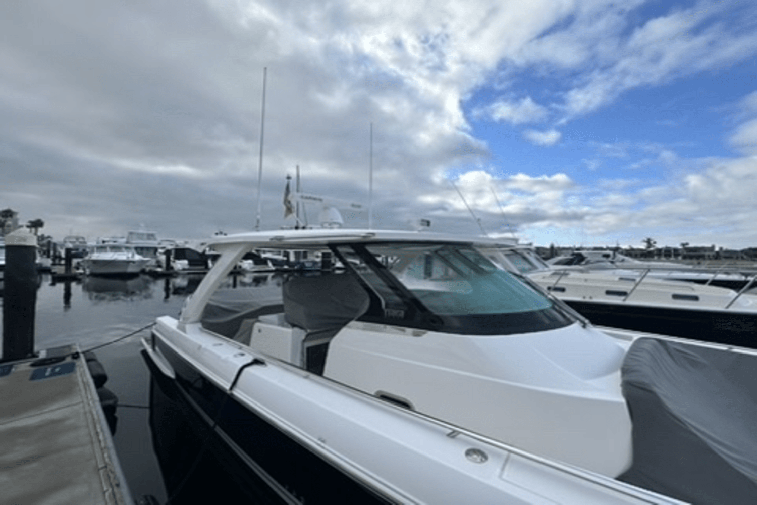 Slide: The Image of Tiara Yachts 38 LS 2020 - 11