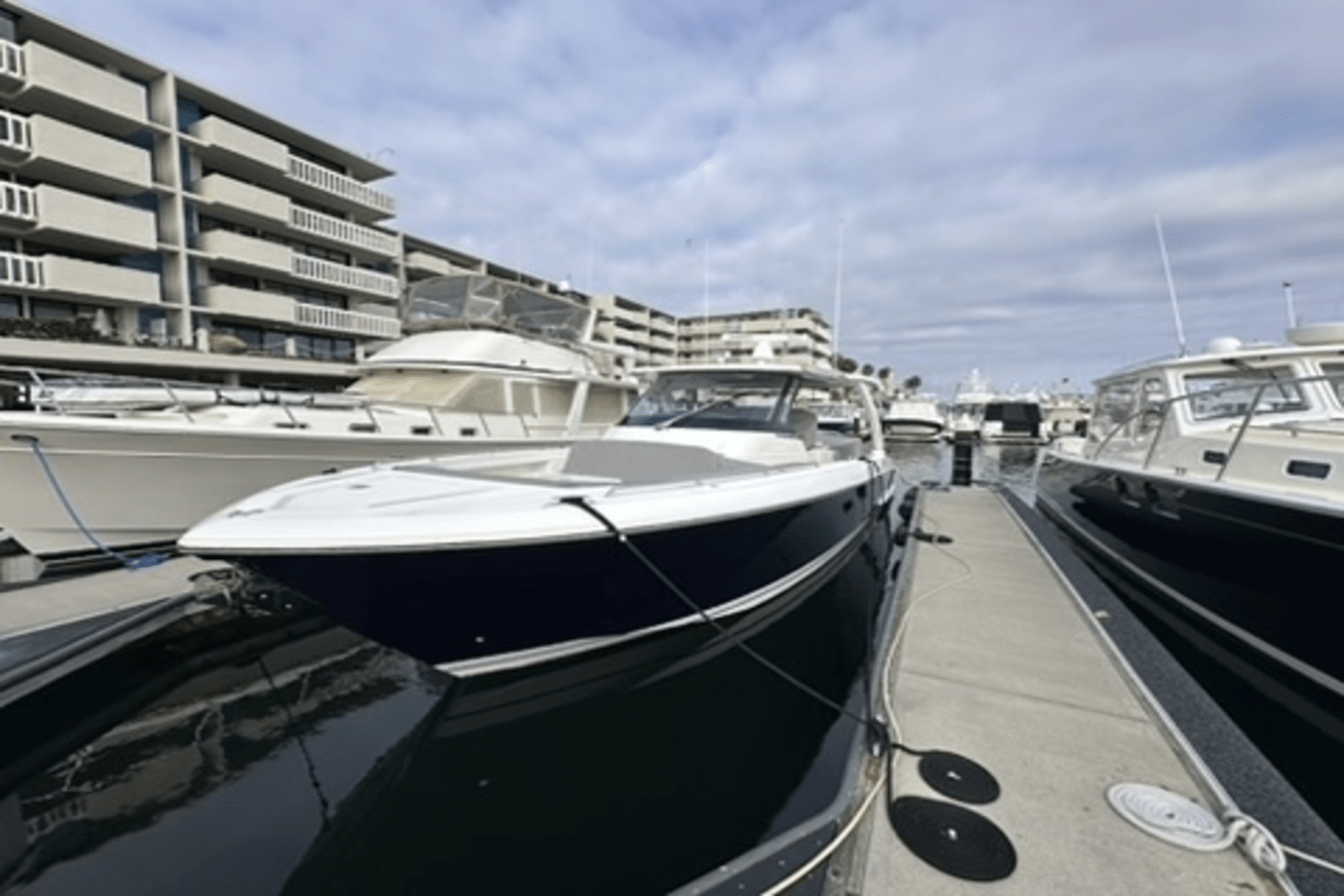 Slide: The Image of Tiara Yachts 38 LS 2020 - 2