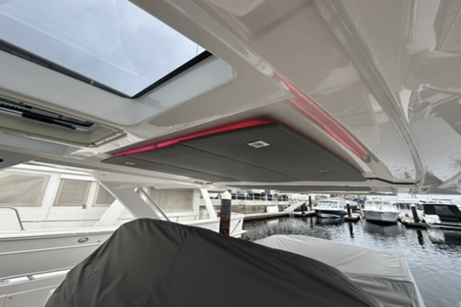 Slide: The Image of Tiara Yachts 38 LS 2020 - 25