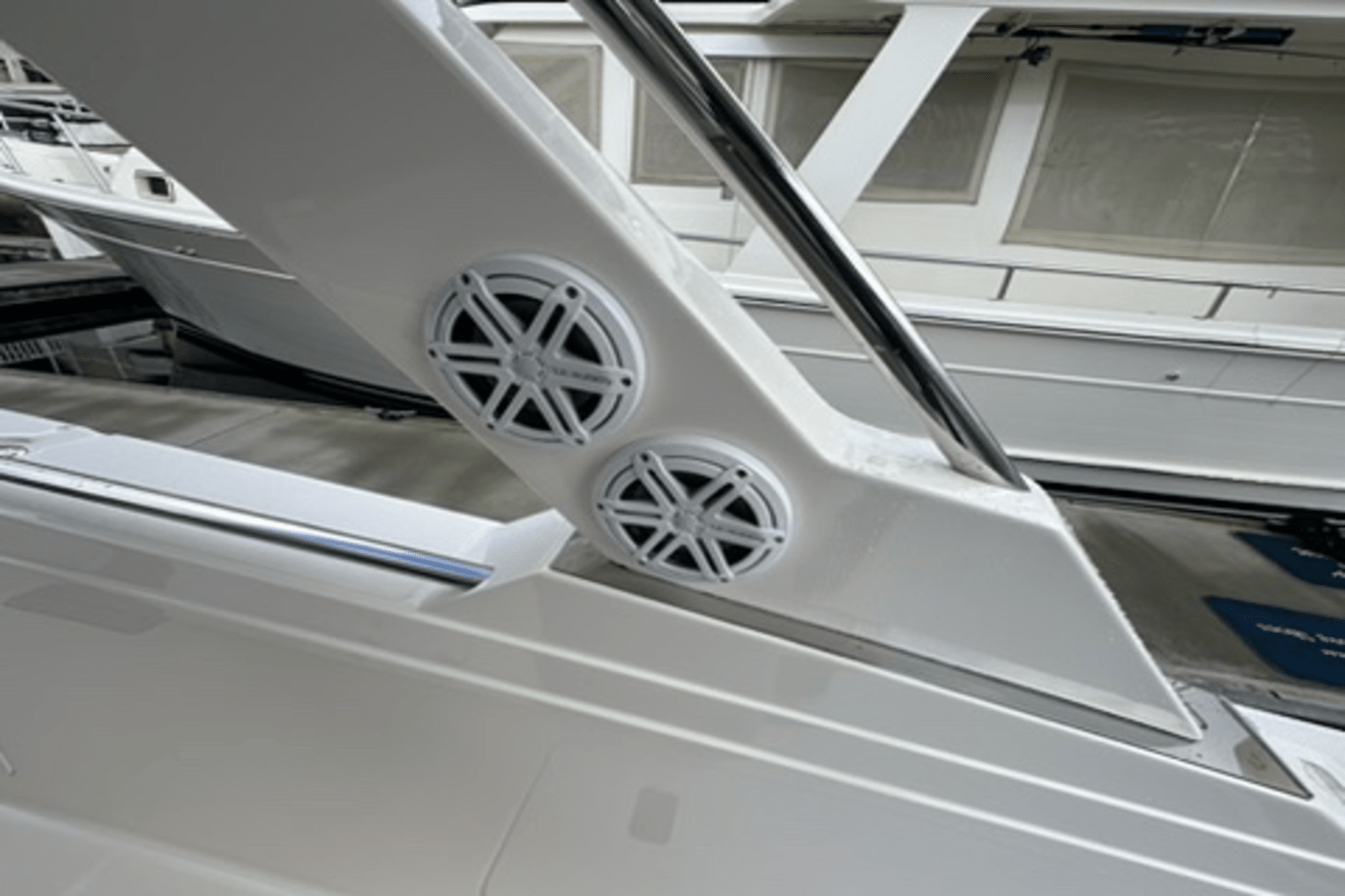 Slide: The Image of Tiara Yachts 38 LS 2020 - 29