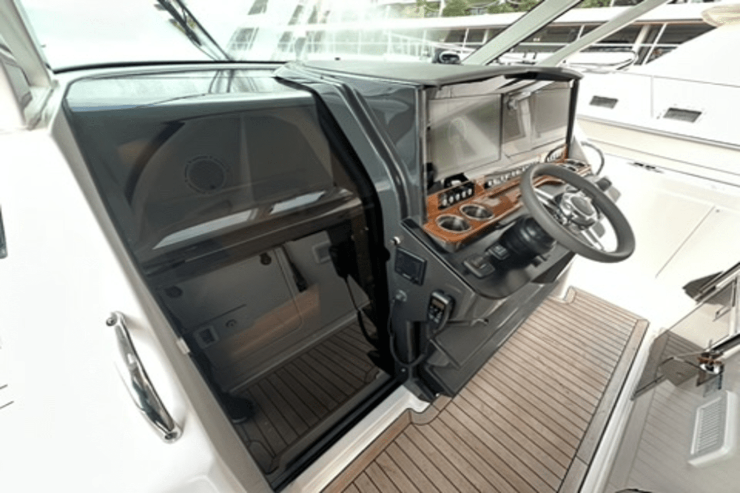 Slide: The Image of Tiara Yachts 38 LS 2020 - 31