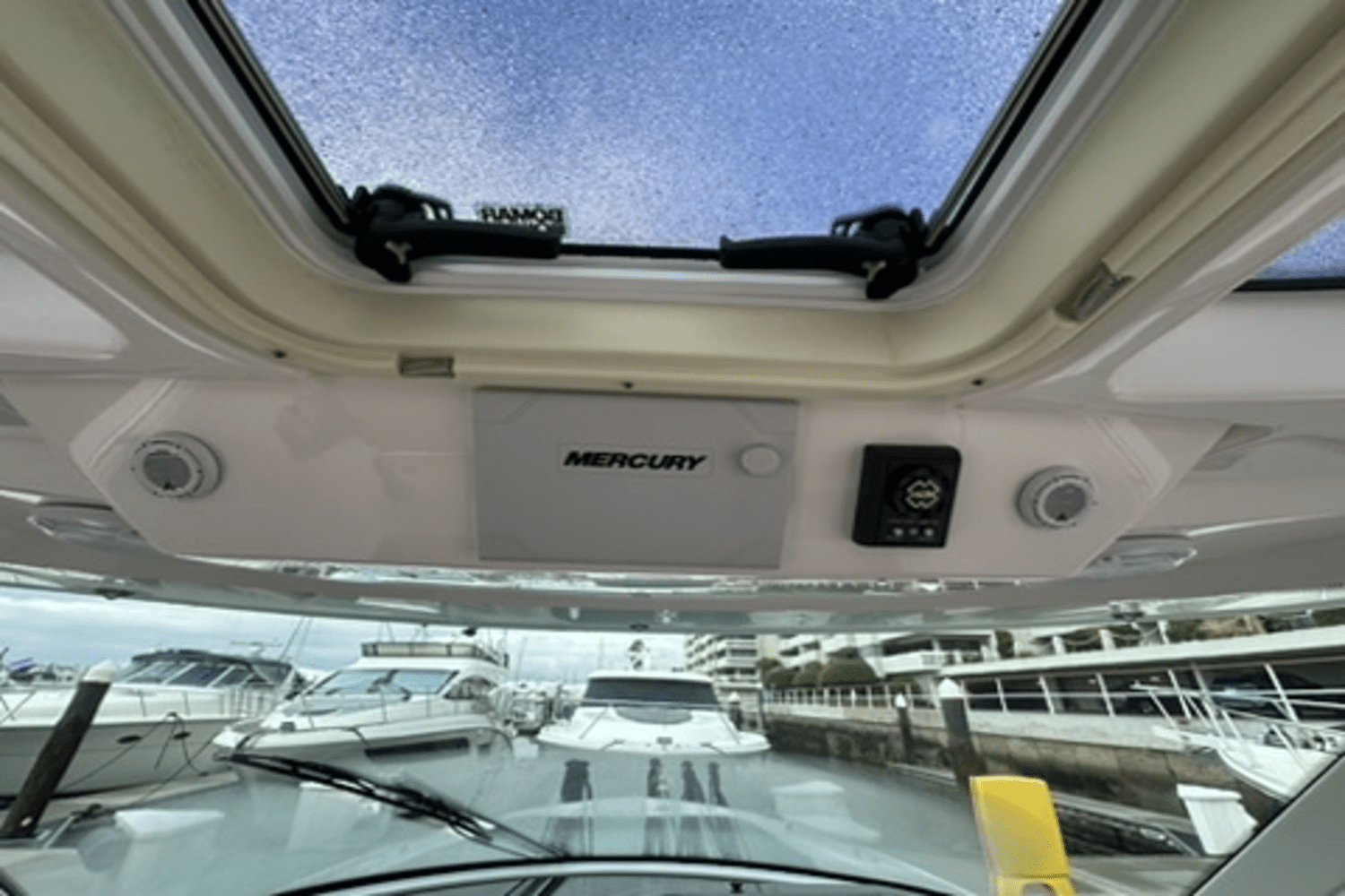 Slide: The Image of Tiara Yachts 38 LS 2020 - 33