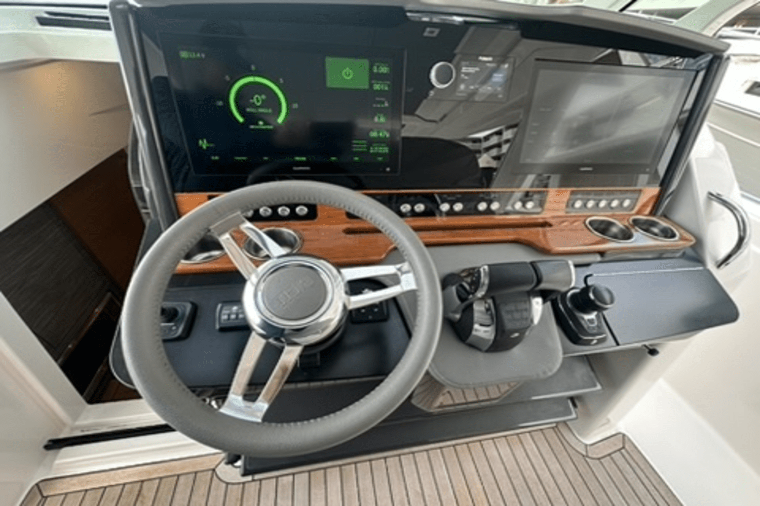 Slide: The Image of Tiara Yachts 38 LS 2020 - 36