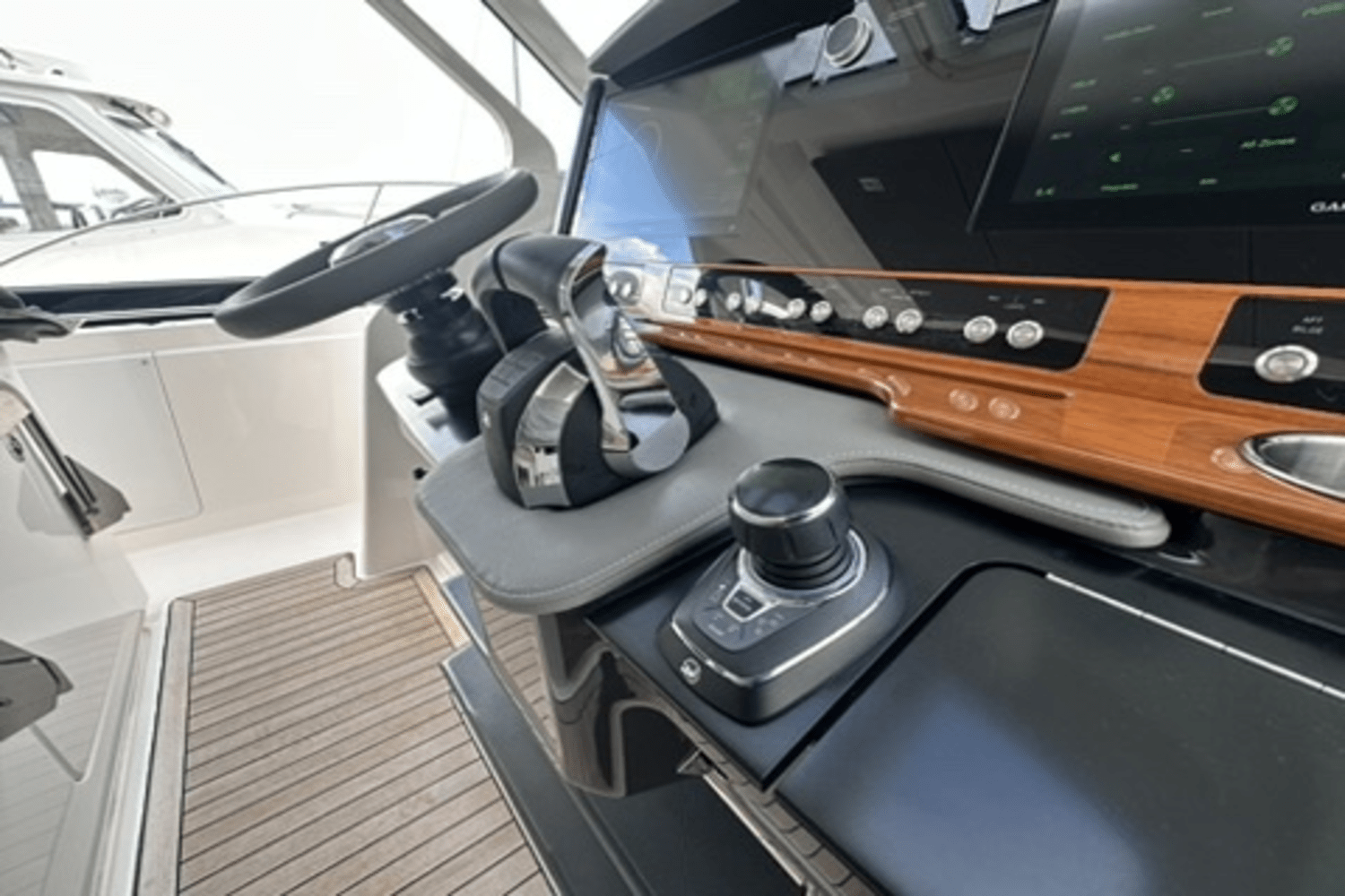 Slide: The Image of Tiara Yachts 38 LS 2020 - 37