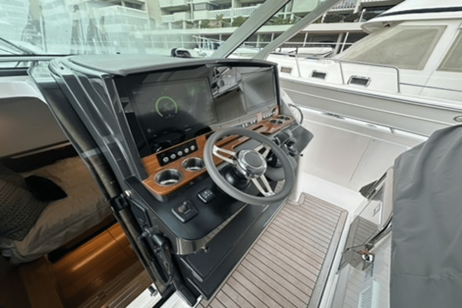 Slide: The Image of Tiara Yachts 38 LS 2020 - 39