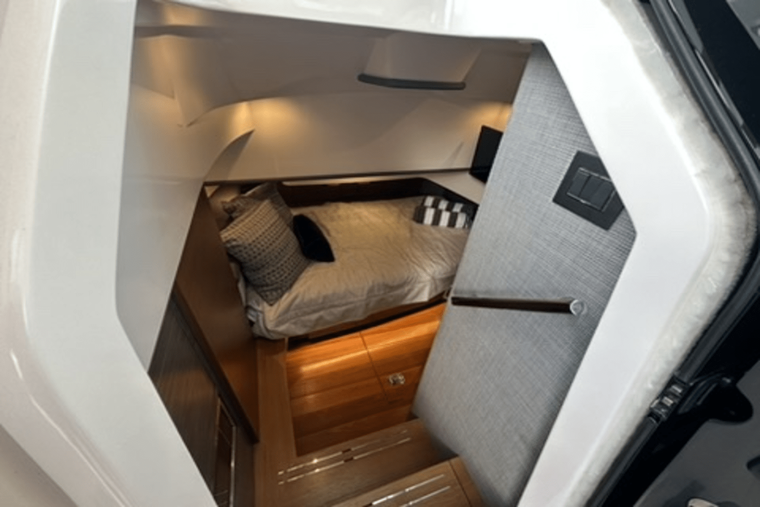 Slide: The Image of Tiara Yachts 38 LS 2020 - 46
