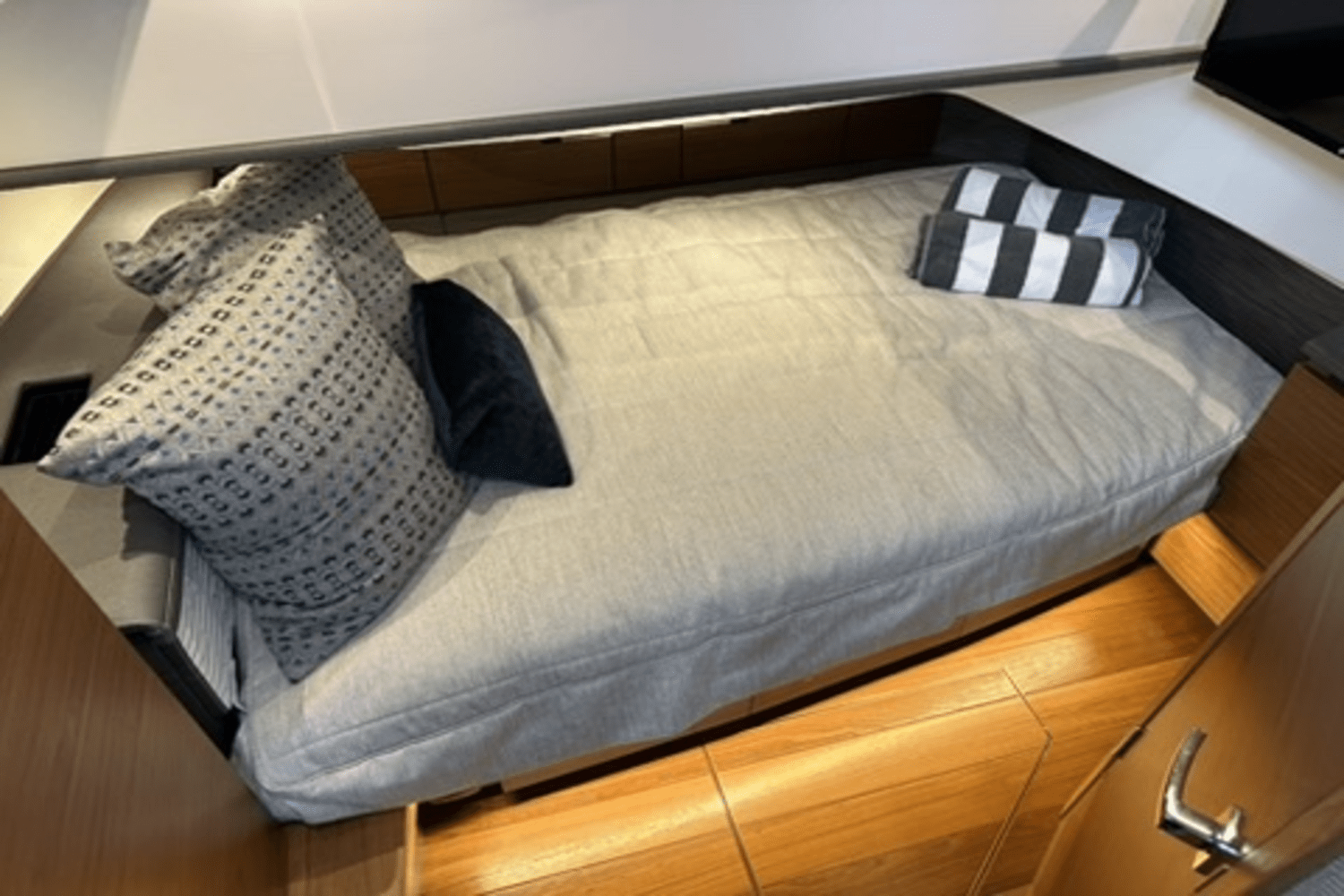 Slide: The Image of Tiara Yachts 38 LS 2020 - 47
