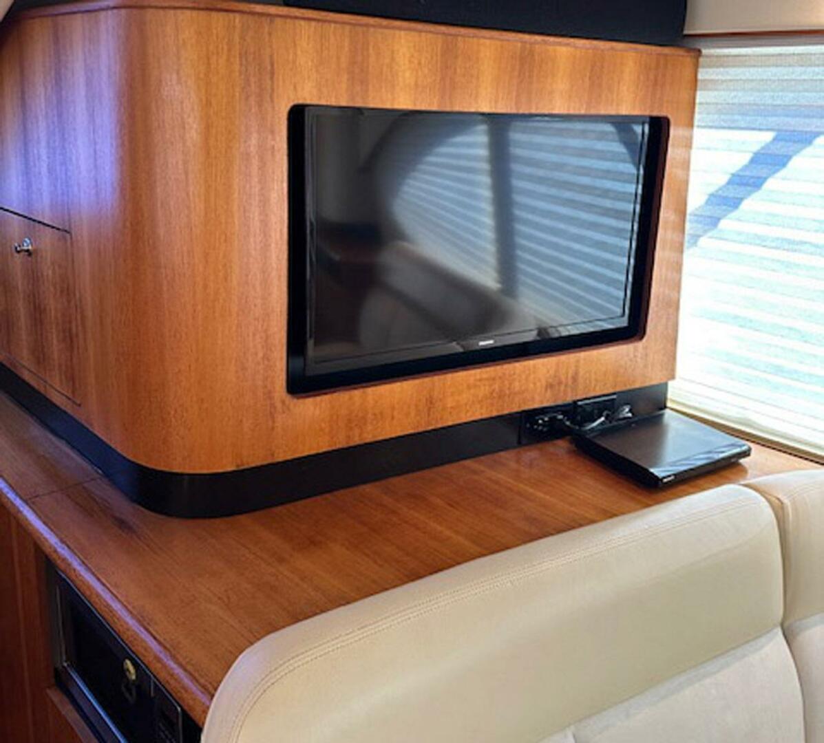 Slide: The Image of Tiara Yachts 3900 Convertible 2006 - 5063876