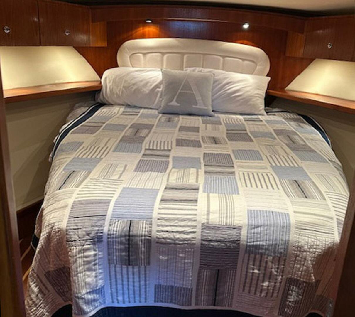 Slide: The Image of Tiara Yachts 3900 Convertible 2006 - 5063883