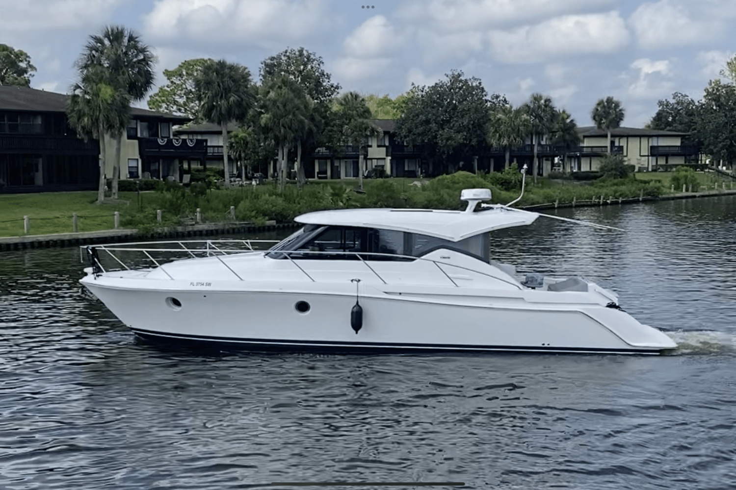 Slide: The Image of Tiara Yachts 39 COUPE 2019 - 1