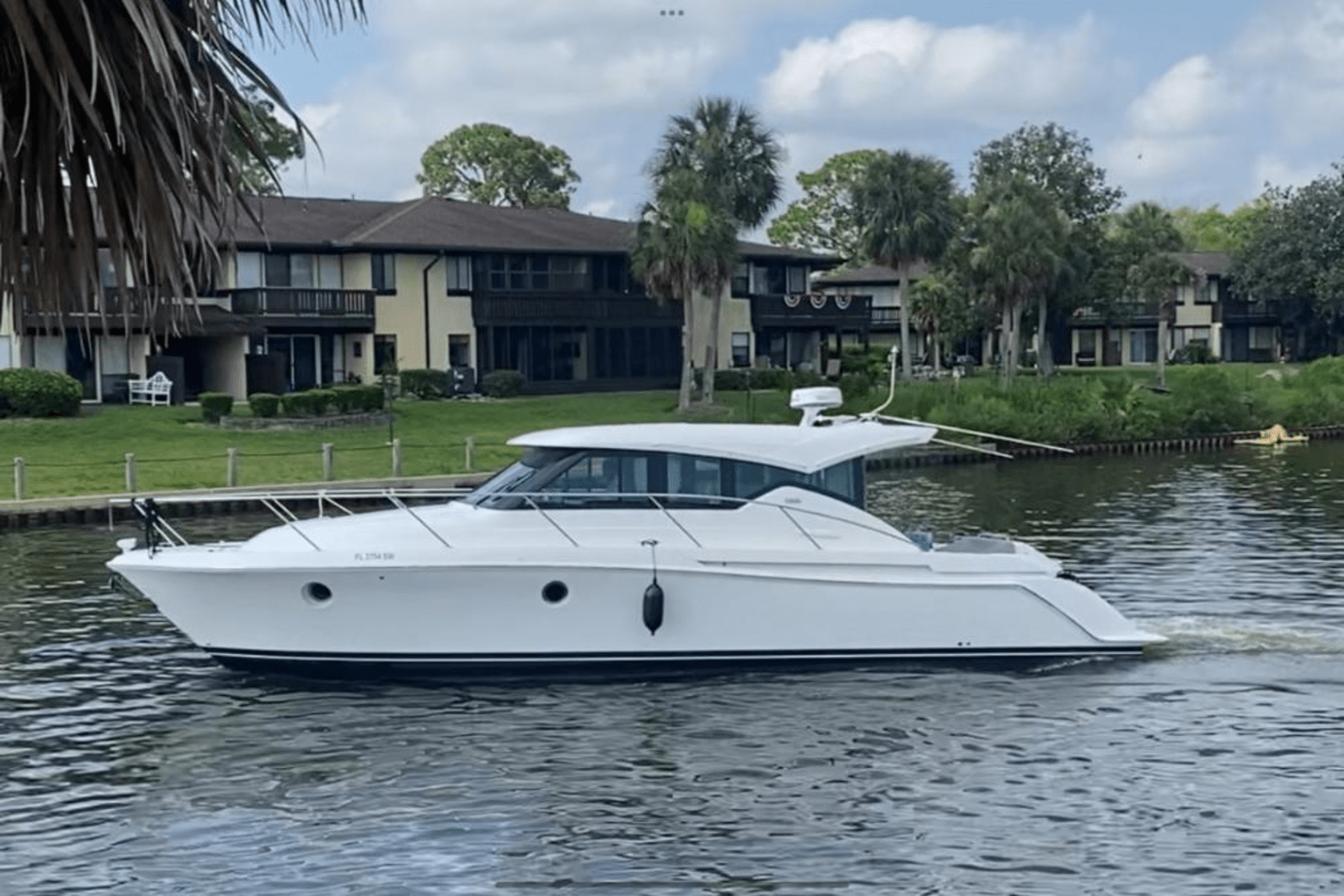Slide: The Image of Tiara Yachts 39 COUPE 2019 - 19