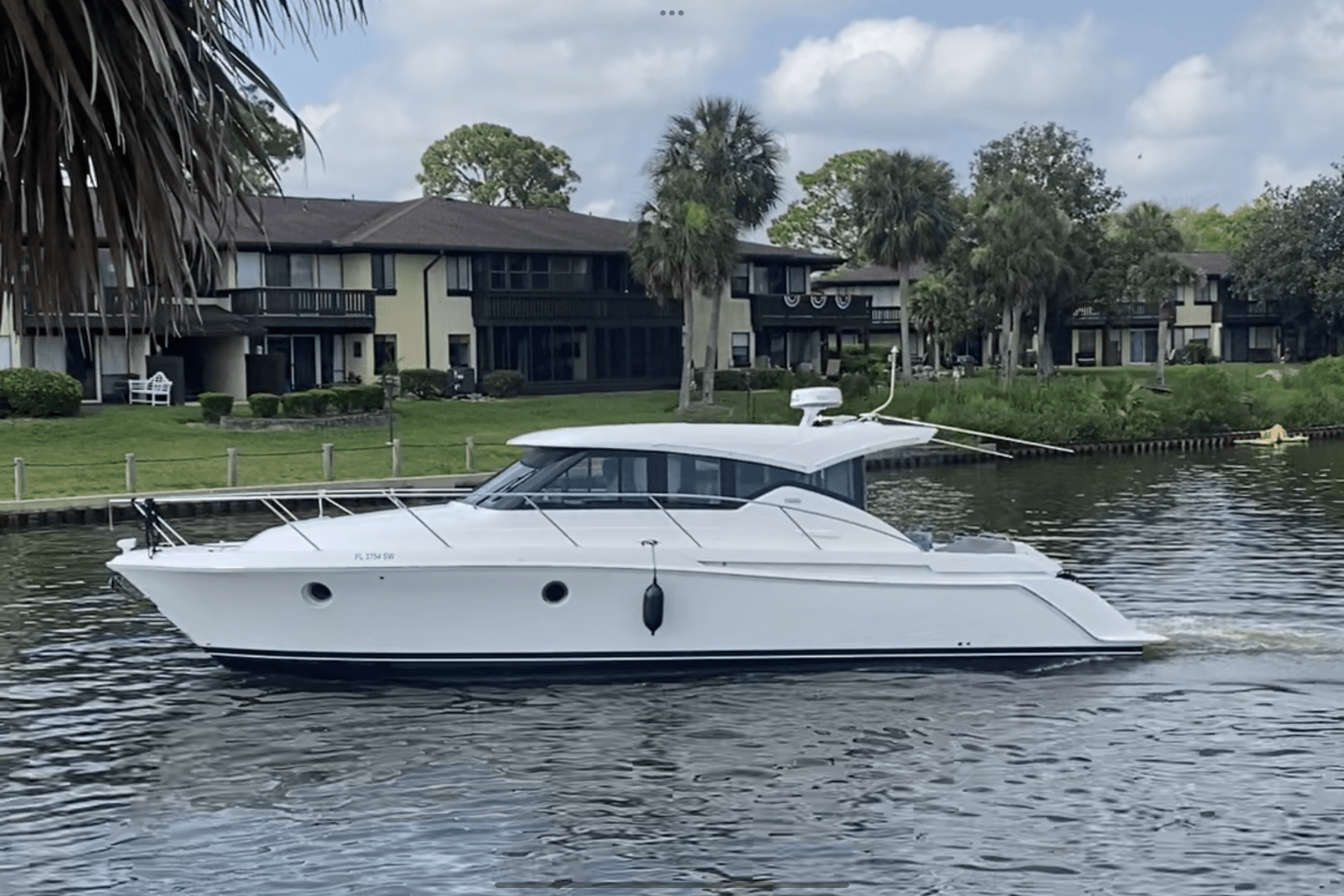 Slide: The Image of Tiara Yachts 39 COUPE 2019 - 2