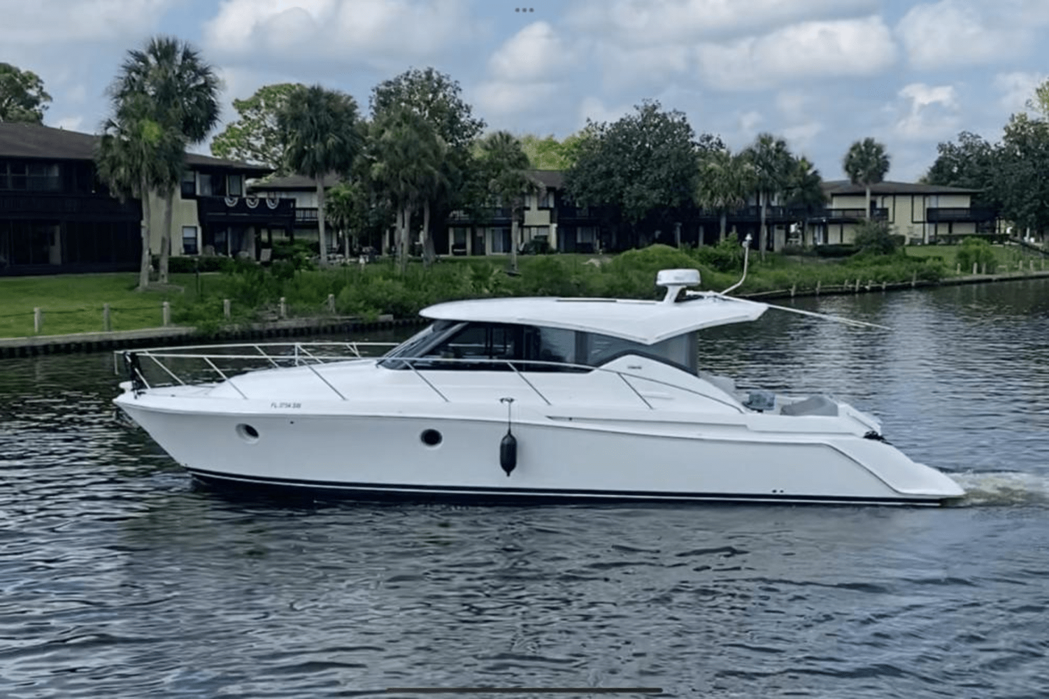 Slide: The Image of Tiara Yachts 39 COUPE 2019 - 20