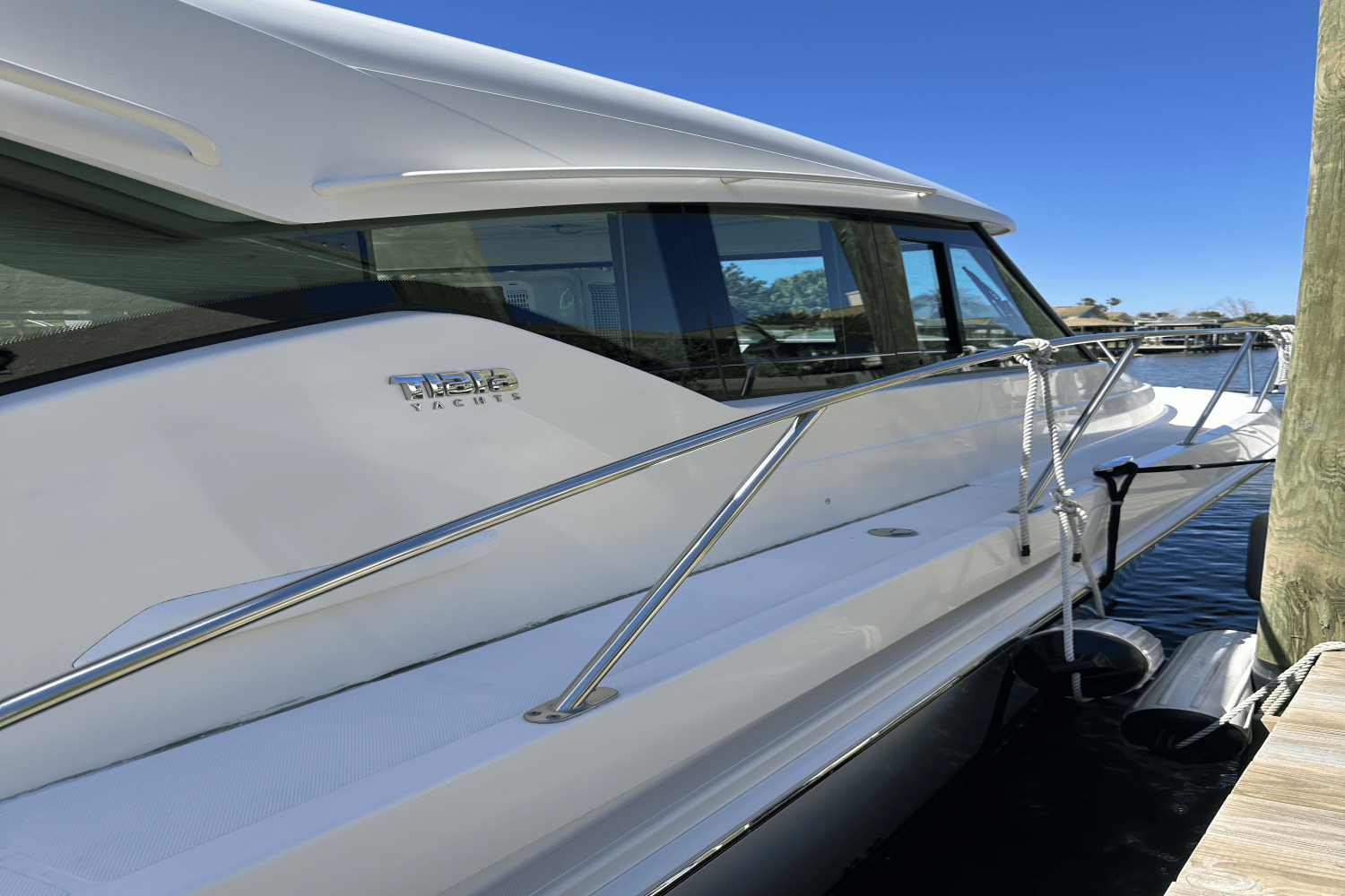 Slide: The Image of Tiara Yachts 39 COUPE 2019 - 3