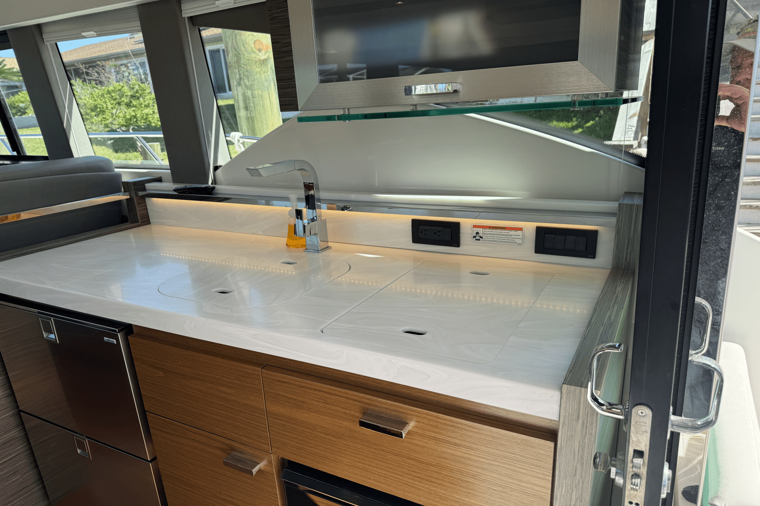 Slide: The Image of Tiara Yachts 39 COUPE 2019 - 31