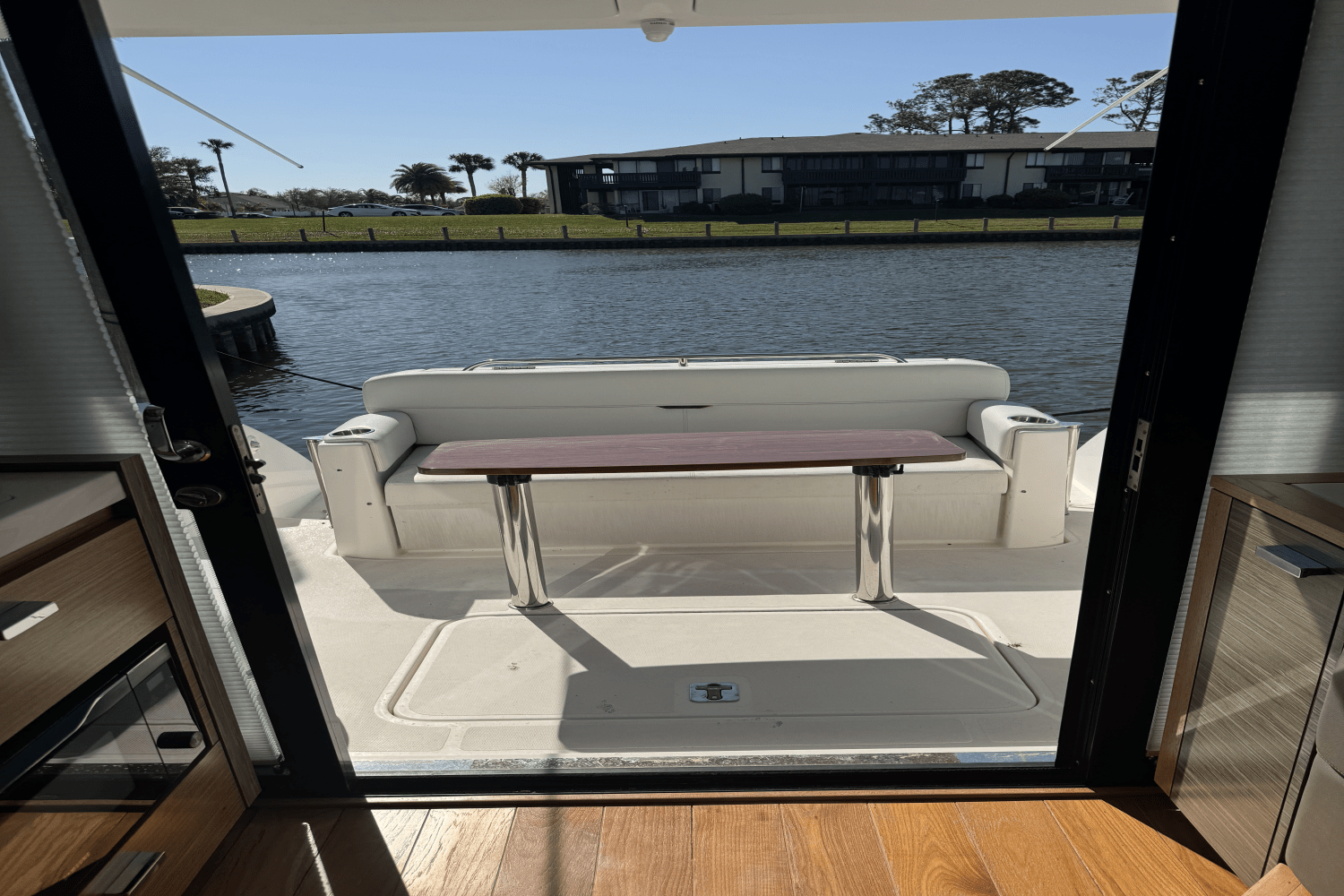 Slide: The Image of Tiara Yachts 39 COUPE 2019 - 36