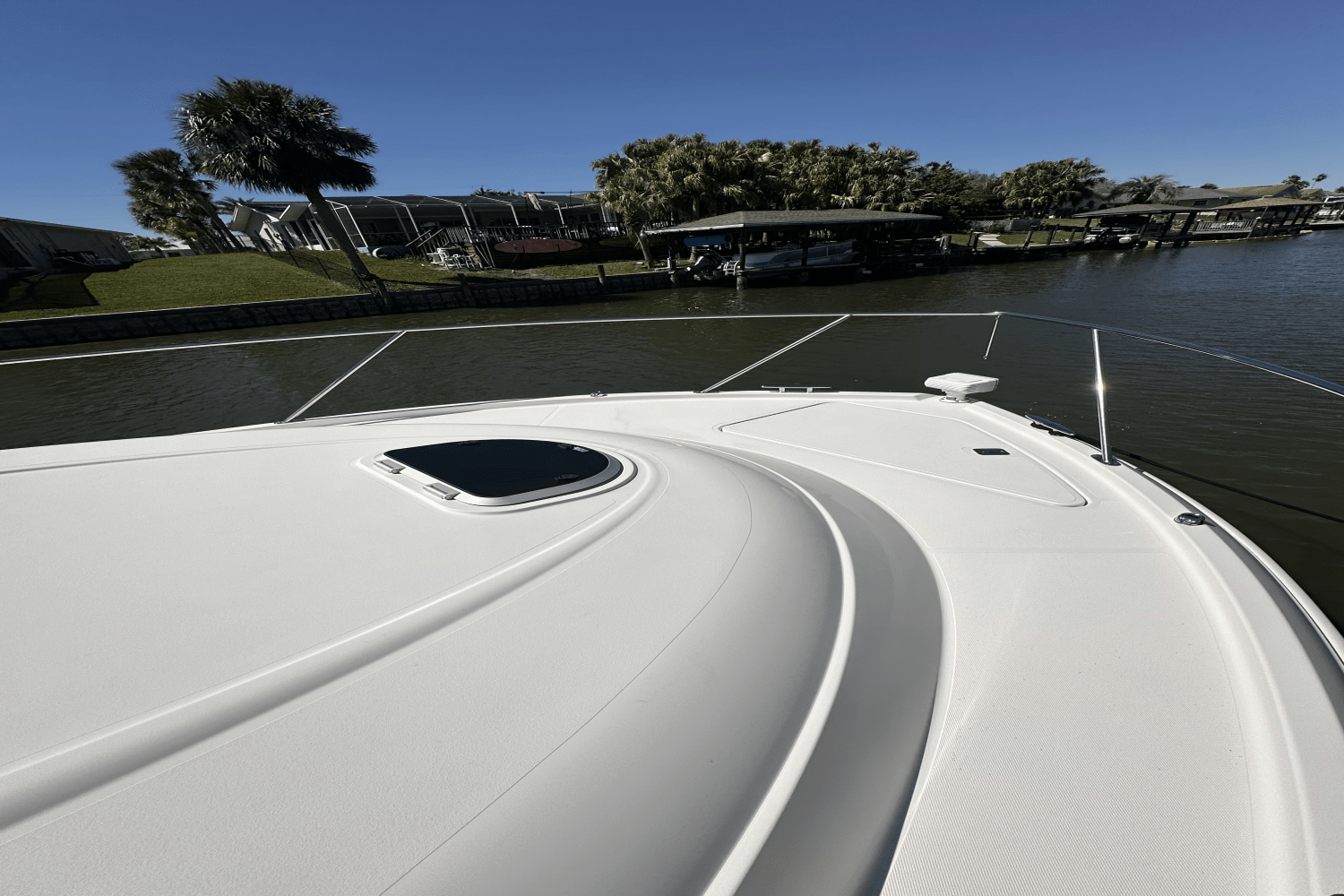 Slide: The Image of Tiara Yachts 39 COUPE 2019 - 4