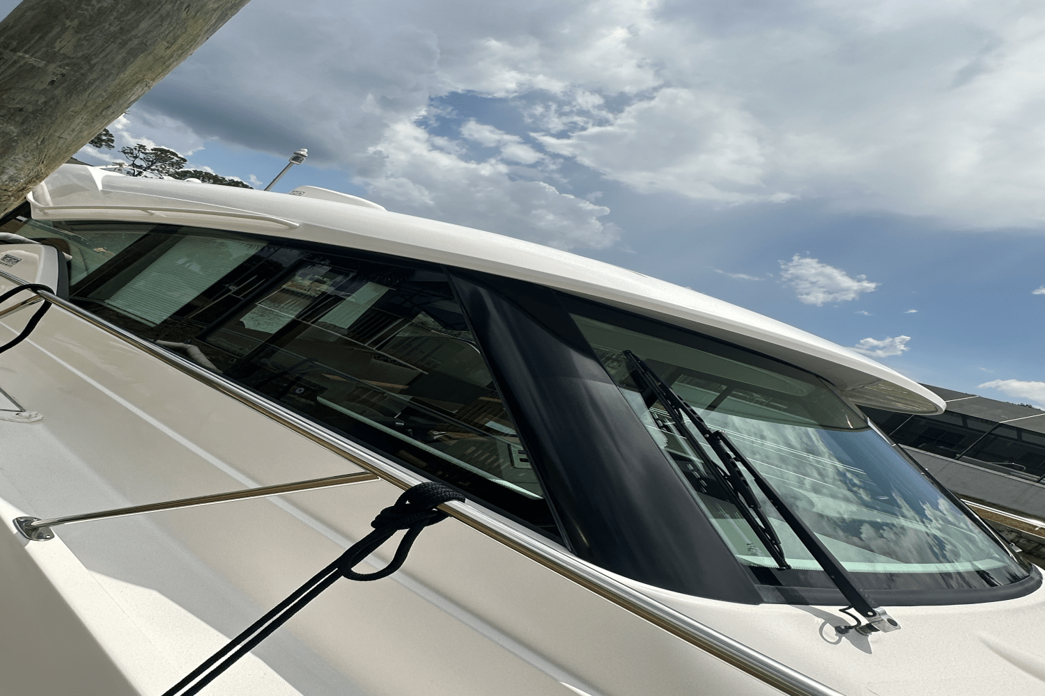 Slide: The Image of Tiara Yachts 39 COUPE 2019 - 46