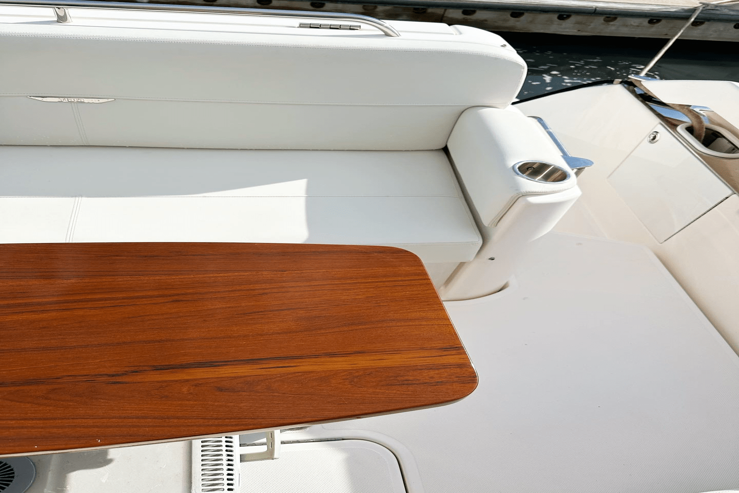 Slide: The Image of Tiara Yachts 39 COUPE 2019 - 47