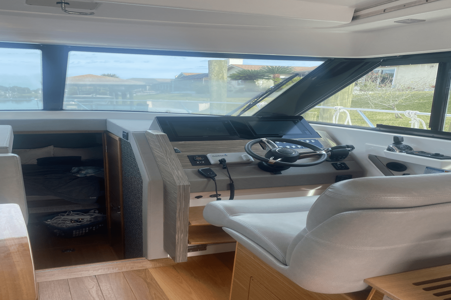 Slide: The Image of Tiara Yachts 39 COUPE 2019 - 48