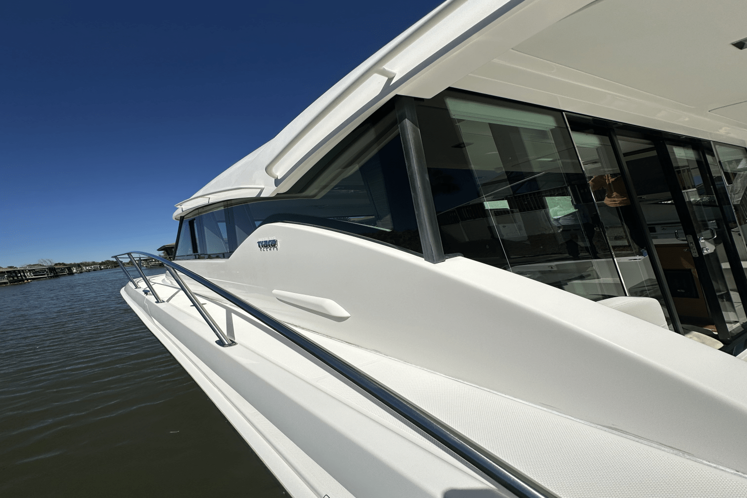 Slide: The Image of Tiara Yachts 39 COUPE 2019 - 8
