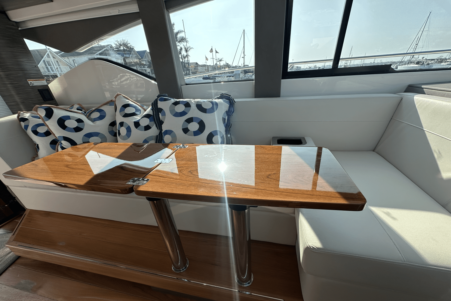 Slide: The Image of Tiara Yachts 39 COUPE 2020 - 23