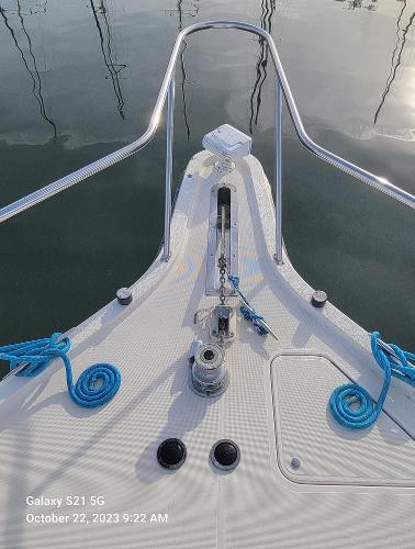 Slide: The Image of Foredeck Windlass & Anchor w/ 165' 3/8" Chain - 4