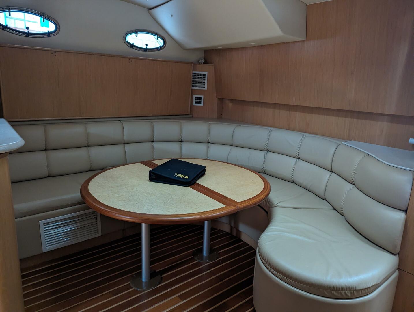 Slide: The Image of Tiara Yachts 4000 Express 2003 - 4322989