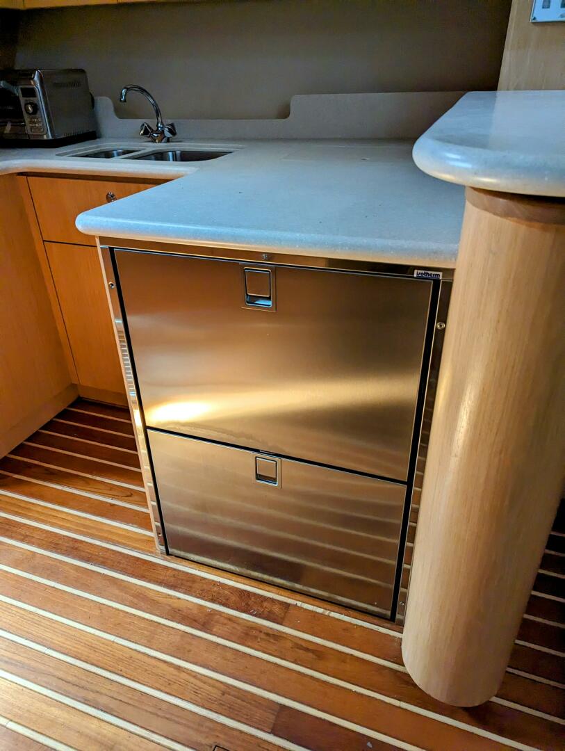 Slide: The Image of Tiara Yachts 4000 Express 2003 - 4322991