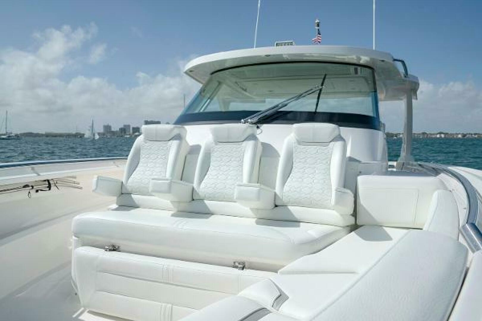 Slide: The Image of Tiara Yachts 43 2023 - 5238873