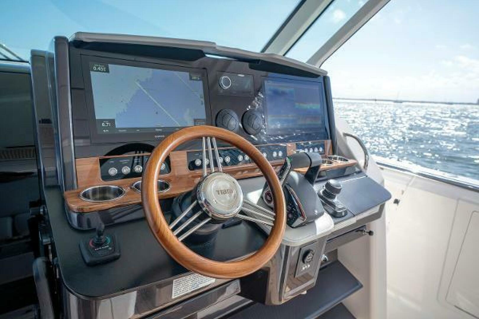 Slide: The Image of Tiara Yachts 43 2023 - 5238874