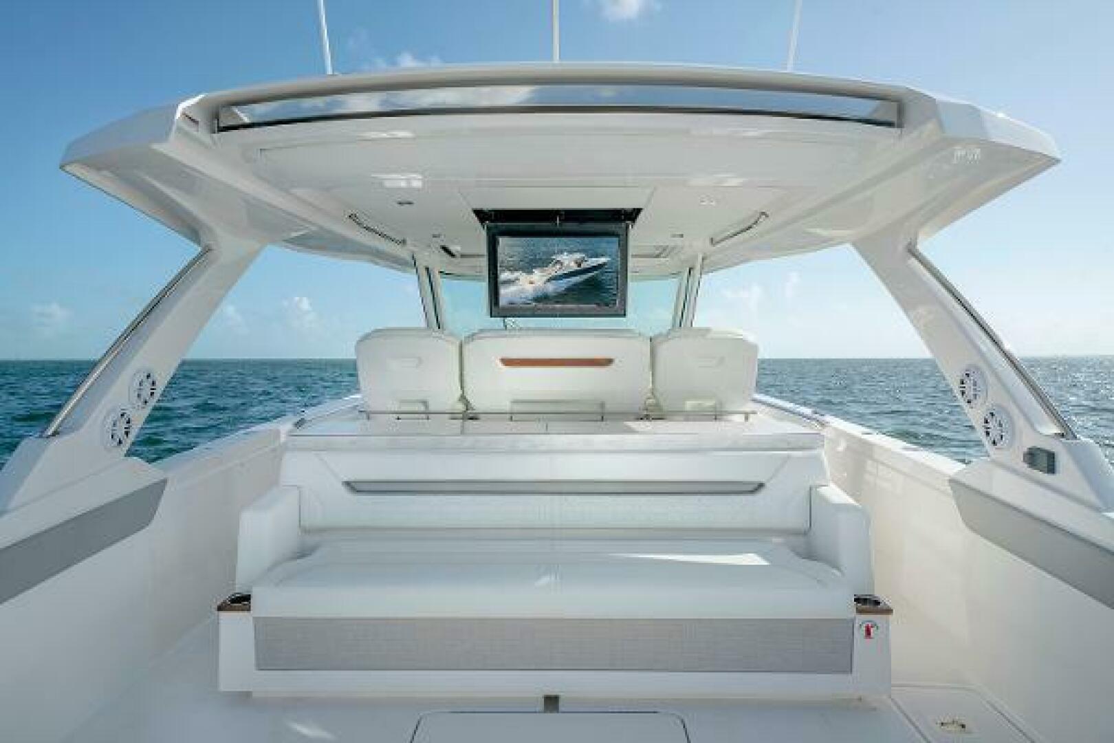 Slide: The Image of Tiara Yachts 43 2023 - 5238877