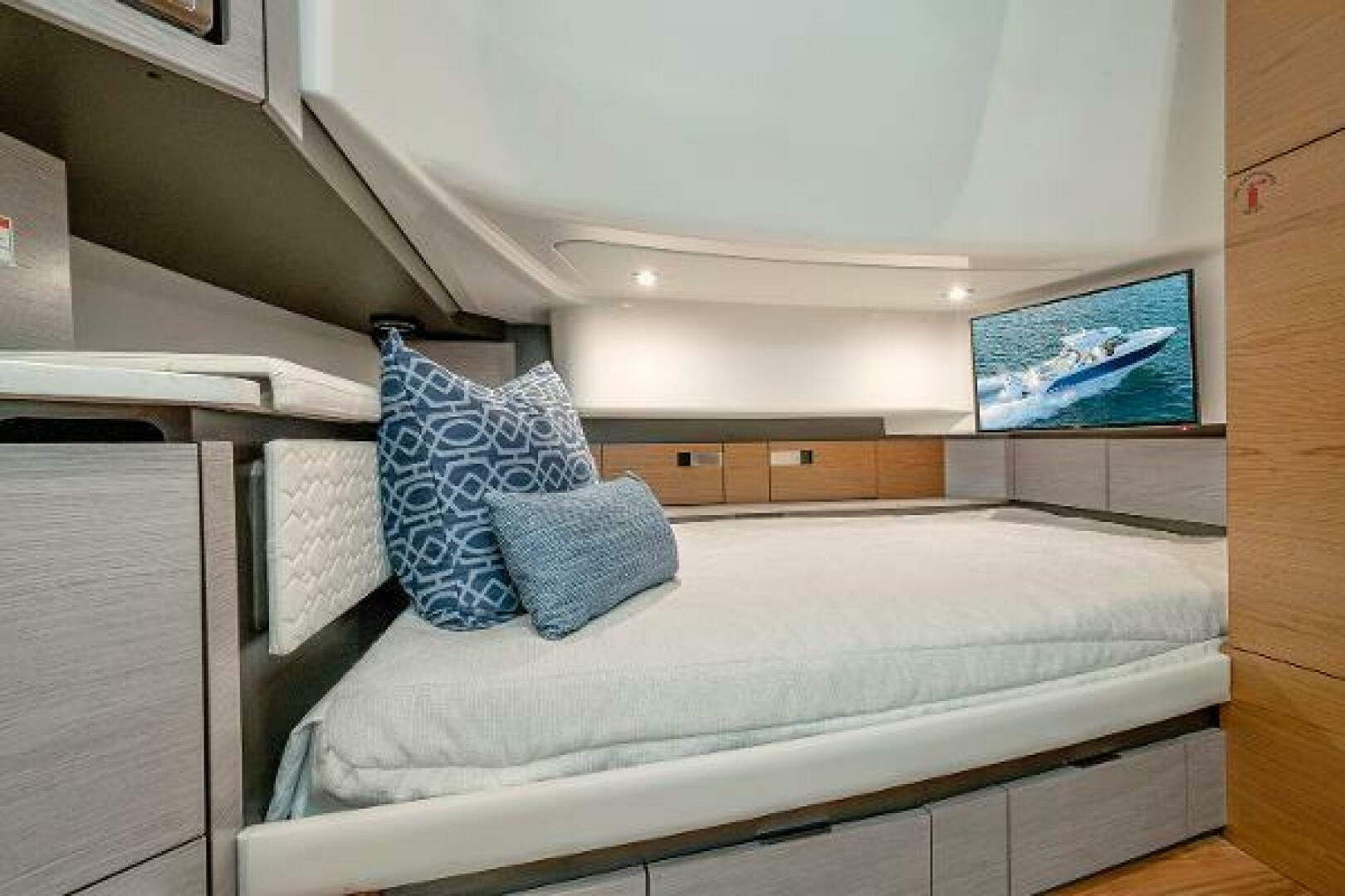 Slide: The Image of Tiara Yachts 43 2023 - 5238880