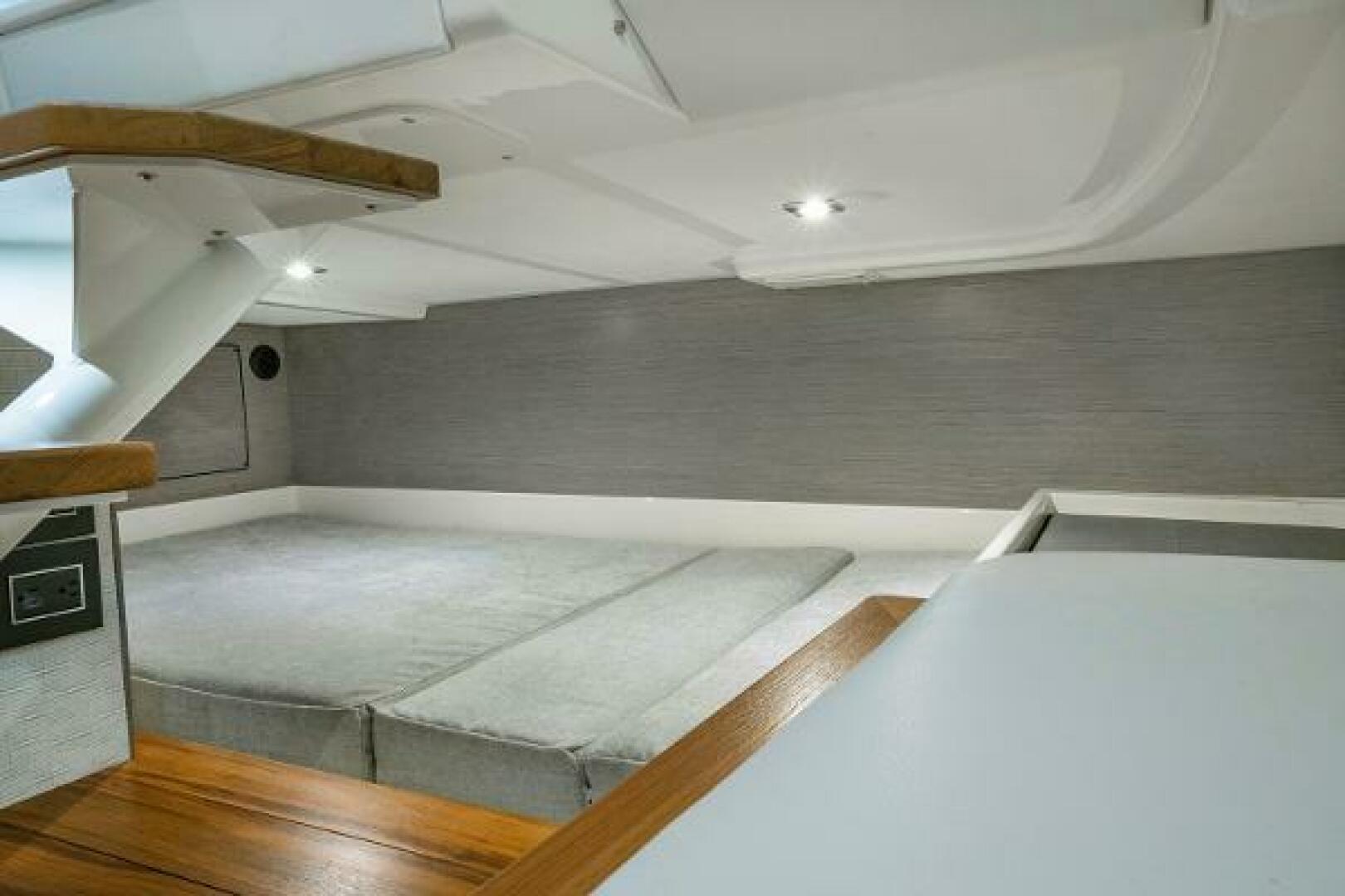 Slide: The Image of Tiara Yachts 43 2023 - 5238882