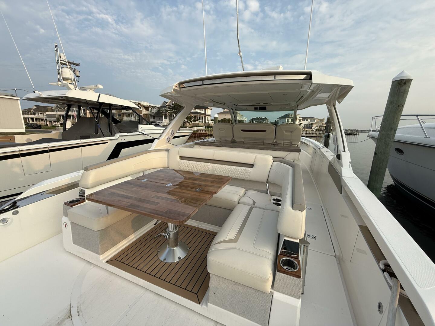 Slide: The Image of Tiara Yachts 43 2023 - 5396371
