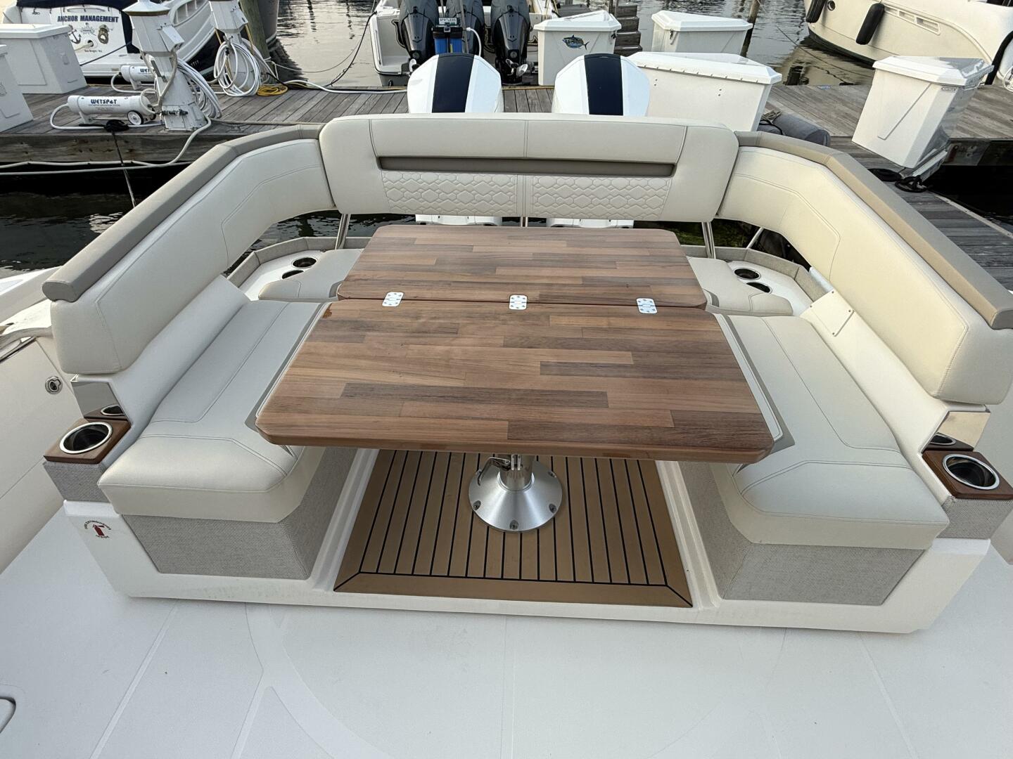 Slide: The Image of Tiara Yachts 43 2023 - 5396386