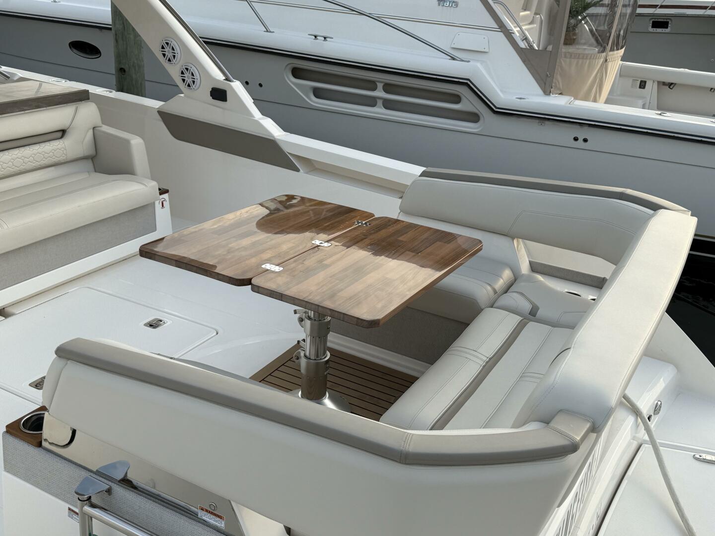 Slide: The Image of Tiara Yachts 43 2023 - 5396388