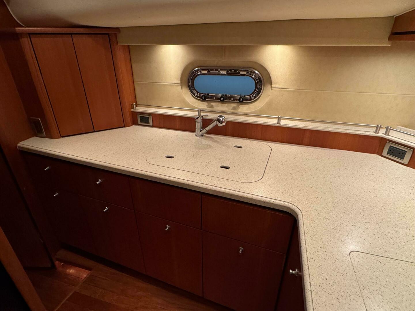 Slide: The Image of Tiara Yachts 4300 Sovran 2006 - 5230849