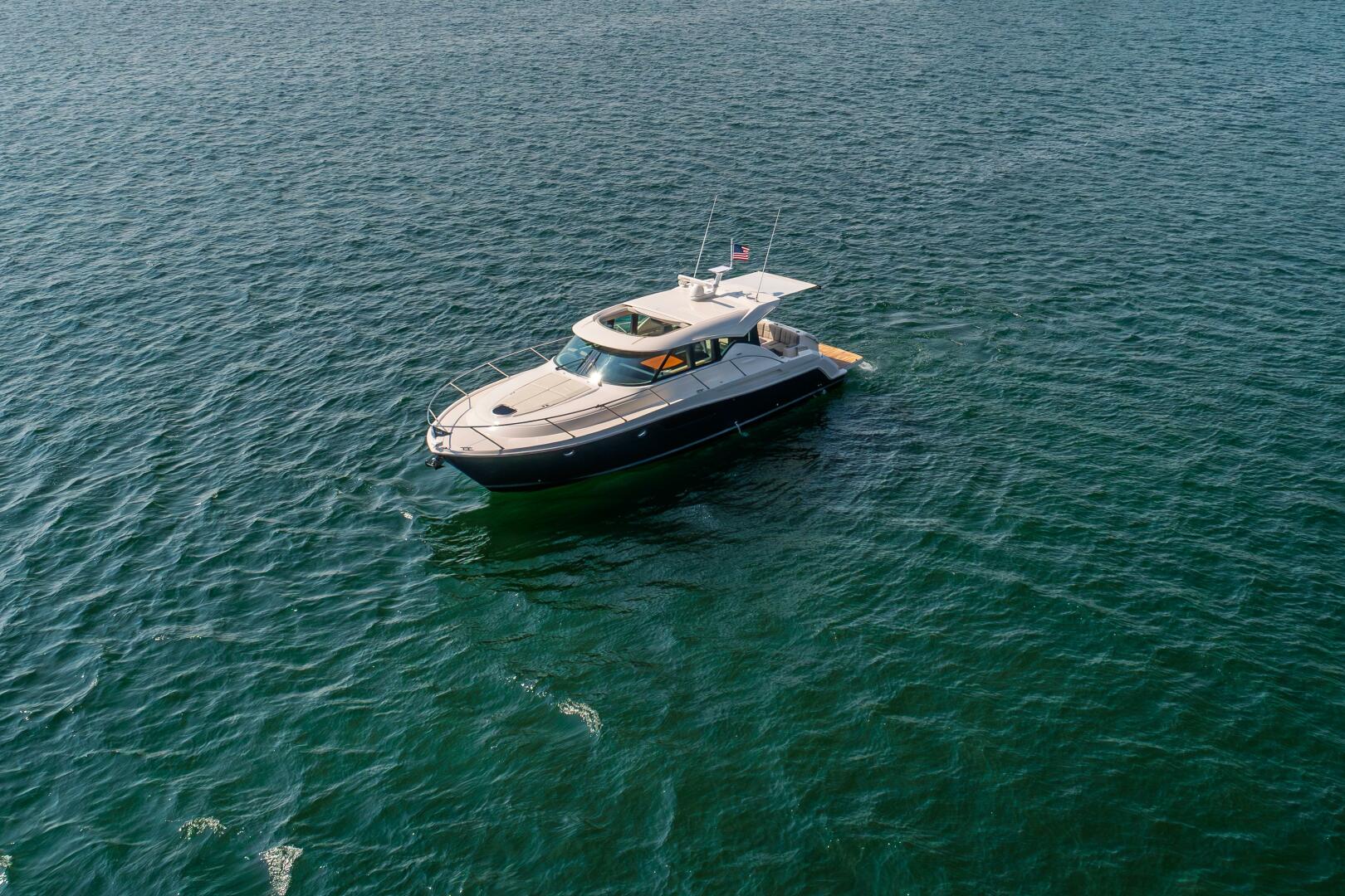 Slide: The Image of Tiara Yachts 44 Coupe 2017 - 5455256