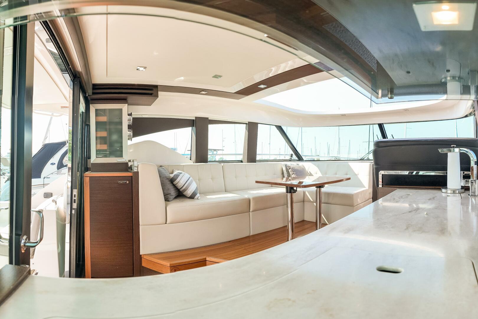 Slide: The Image of Tiara Yachts 44 Coupe 2017 - 5455317