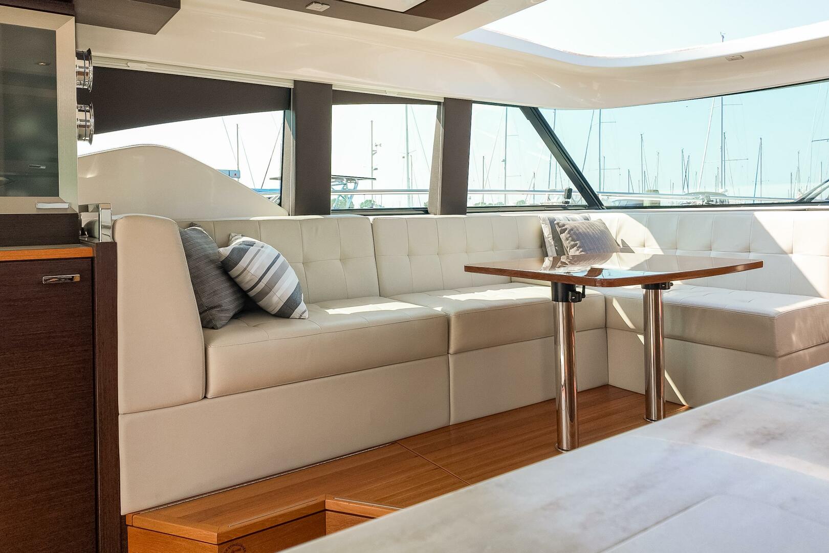 Slide: The Image of Tiara Yachts 44 Coupe 2017 - 5455323