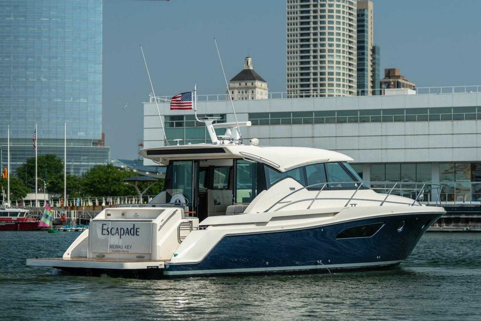 Slide: The Image of Tiara Yachts 44 Coupe 2017 - 5455328